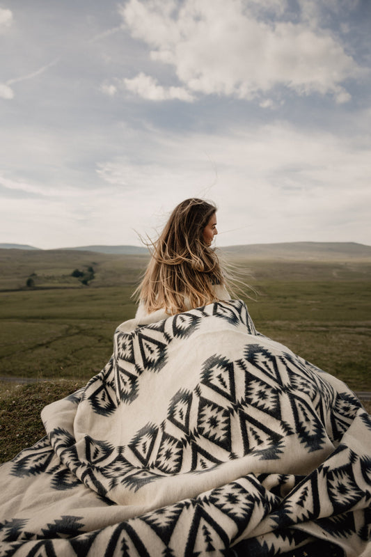 Quichua Blanket - Greyscale